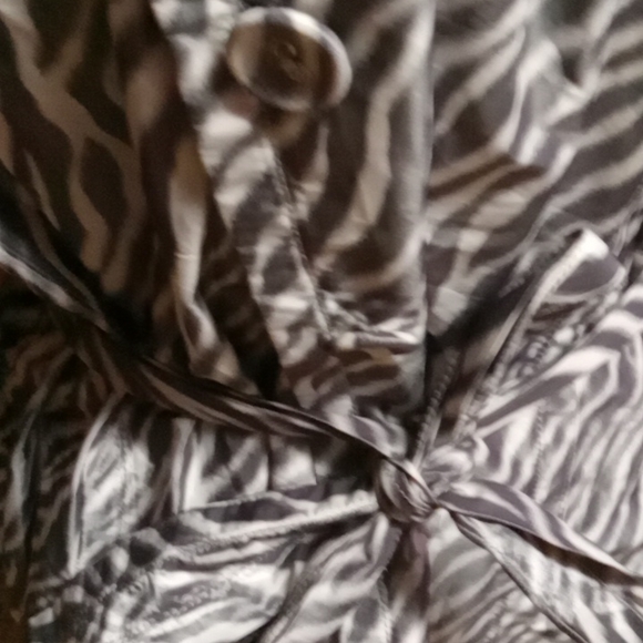 Zebra Trench❤🖤 - Picture 9 of 10